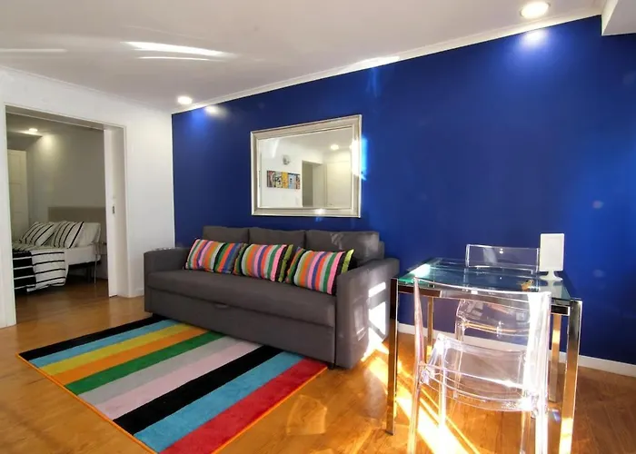 1St Tram 28 Apartment